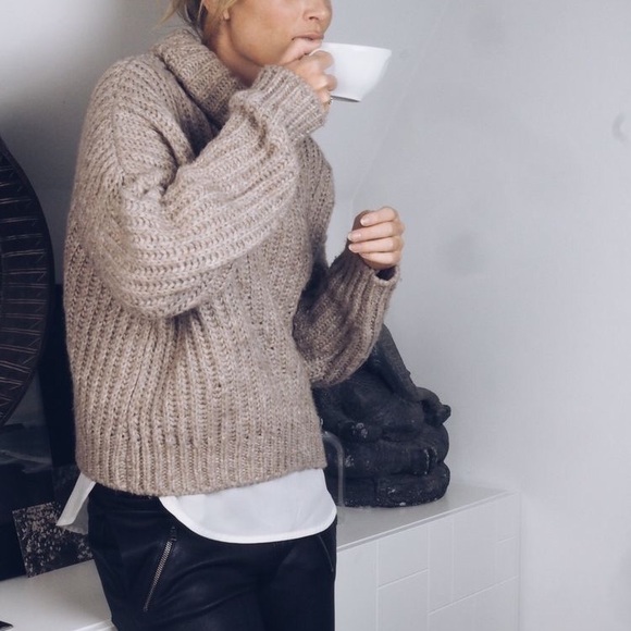 Capsule wardrobe starts here! - Picture 2 of 14